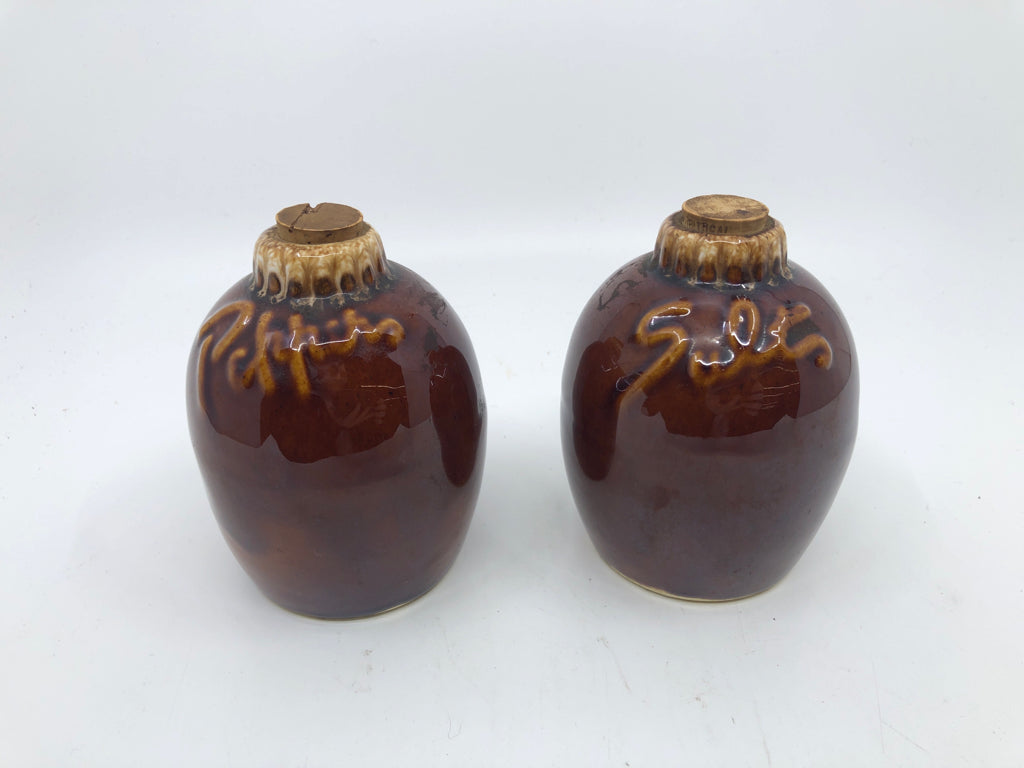 VTG BROWN POTTERY SALT AND PEPPER SHAKERS.