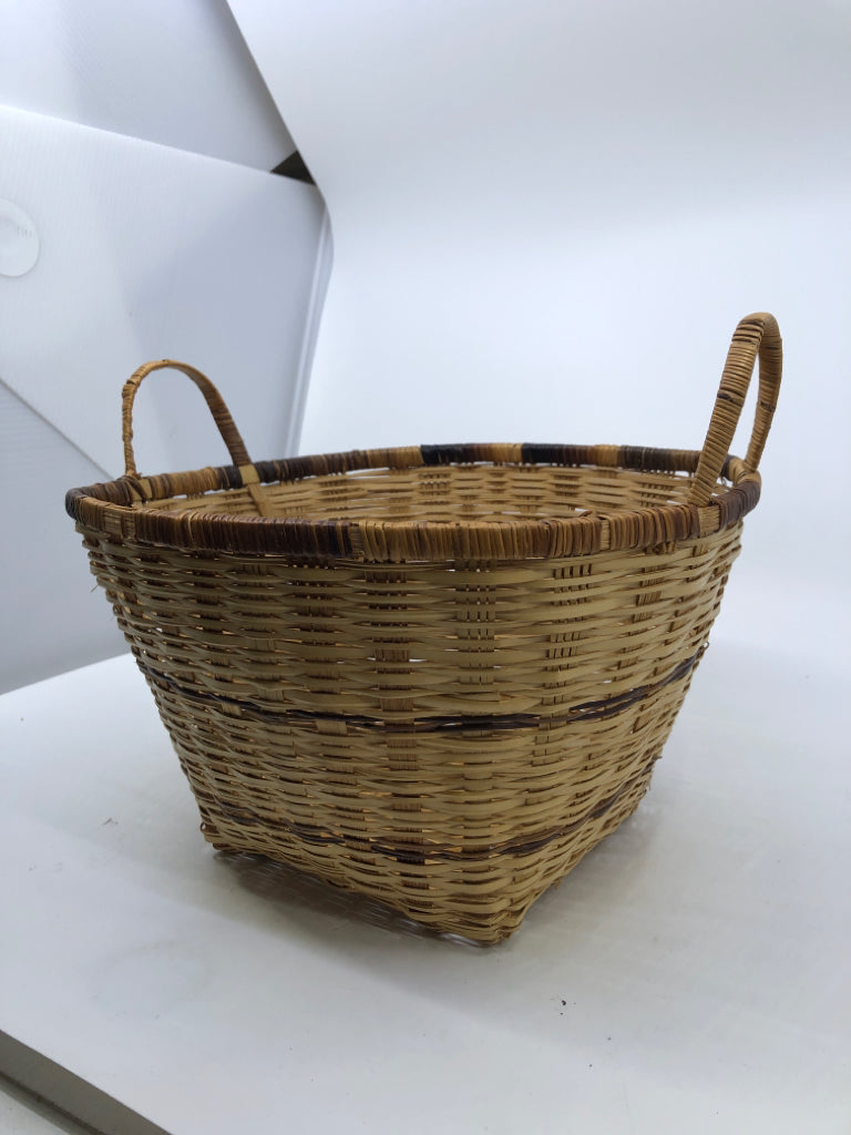 TWO TONED BASKET W HANDLES.