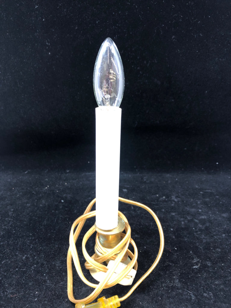 WHITE PLUG IN WINDOW CANDLE.
