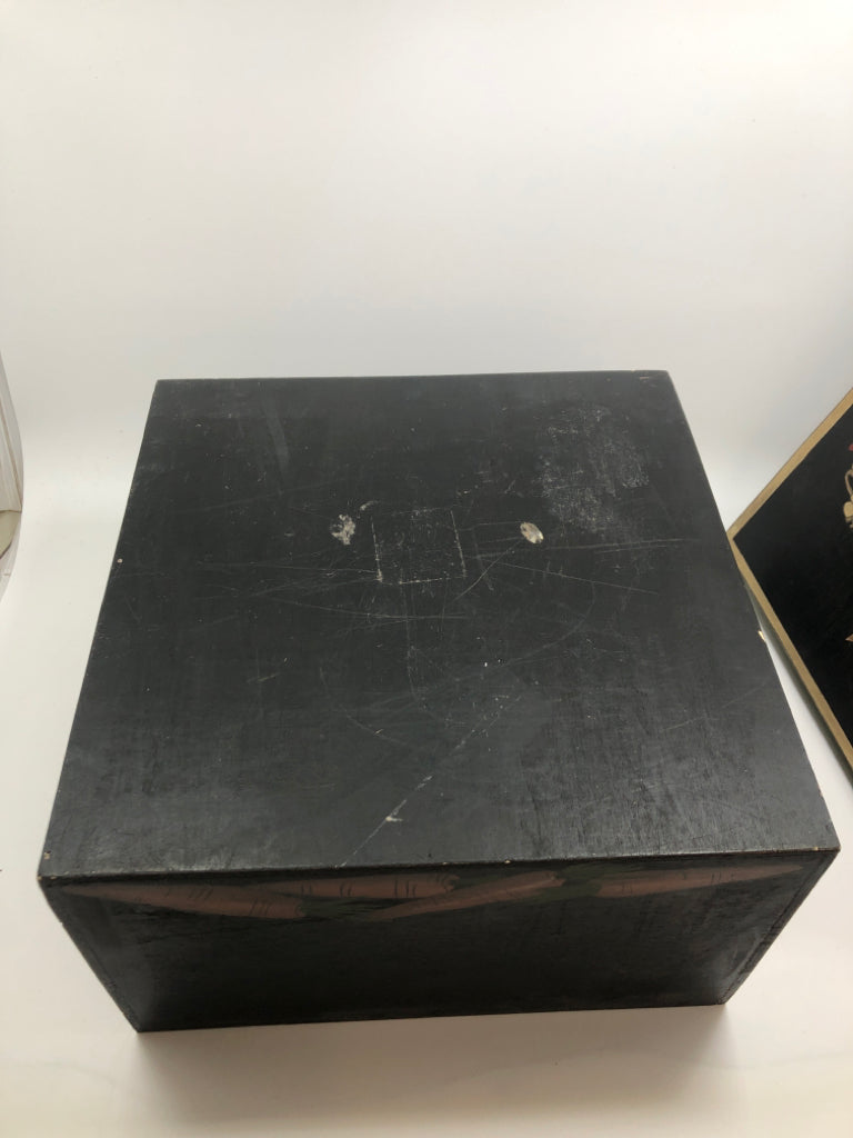 PRIMITIVE ROOSTER ON PIG STORAGE BOX.