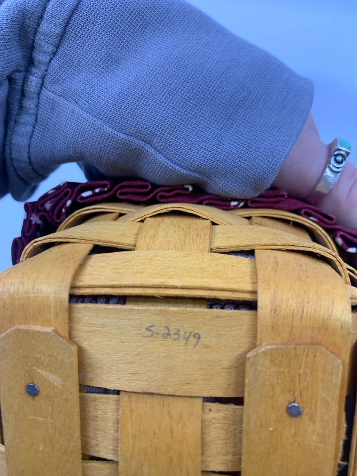 2000 SMALL KEY BASKET WITH DIVIDED PROT, LINER.