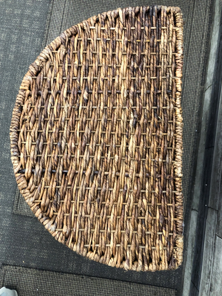 HALF-CIRCLE BROWN WICKER HAMPER.