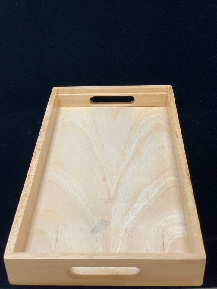WOOD BREAD CUTTING TRAY W/BUILT IN CRUMB CATCHER.