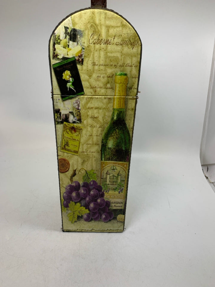 TRUNK THEMED WINE BOTTLE HOLDER.