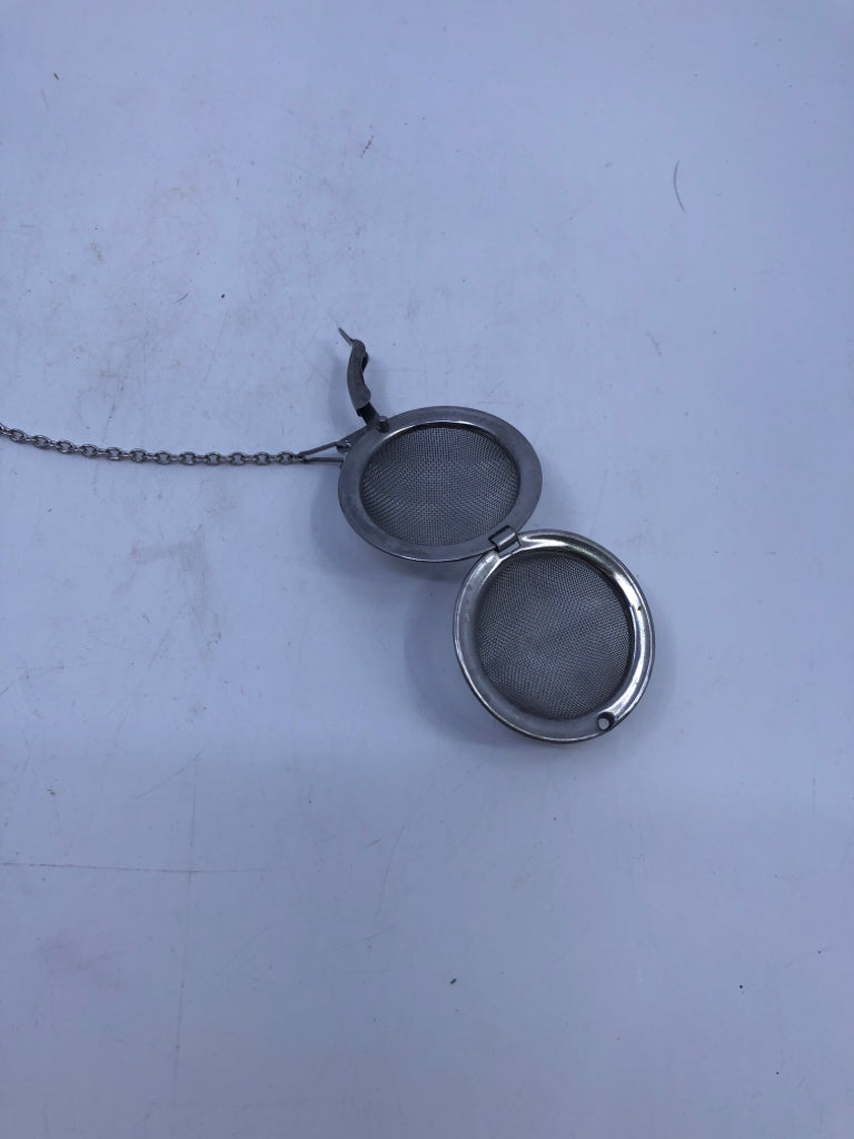 METAL TEA STEEPER.