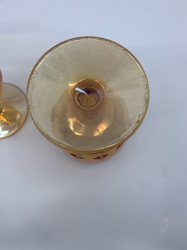 2 ORANGE IRIDESCENT WINE GLASSES.