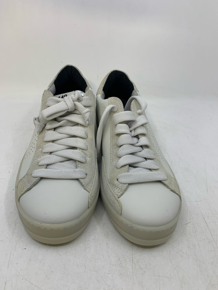 Size 7/8 Juniors Sneakers