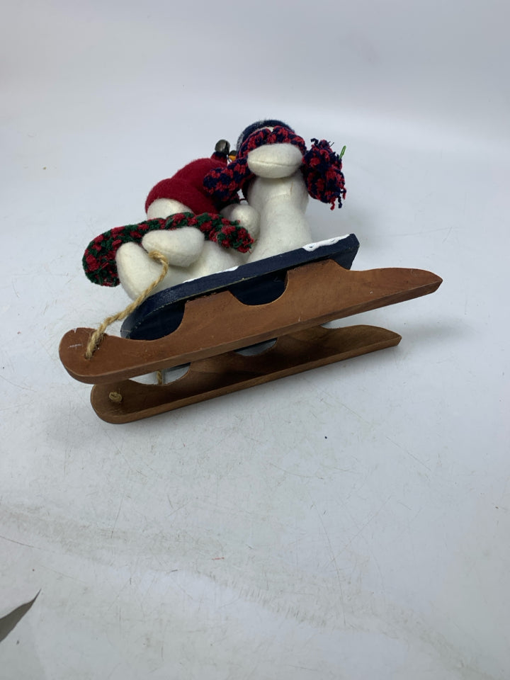 3 PLUSH SNOWMEN ON SLED SMALL.