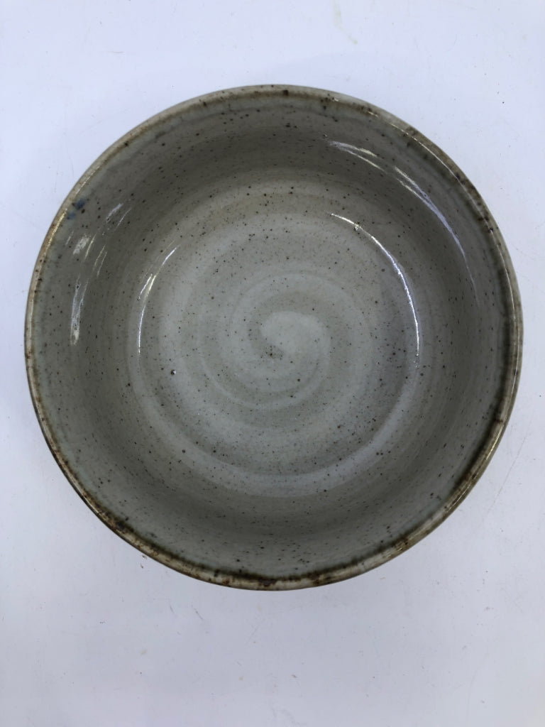 3 GREY POTTERY W FLORAL NESTING BOWLS.