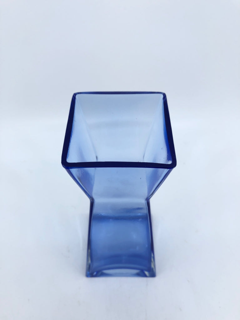 LIGHT BLUE SQUARE VASE.