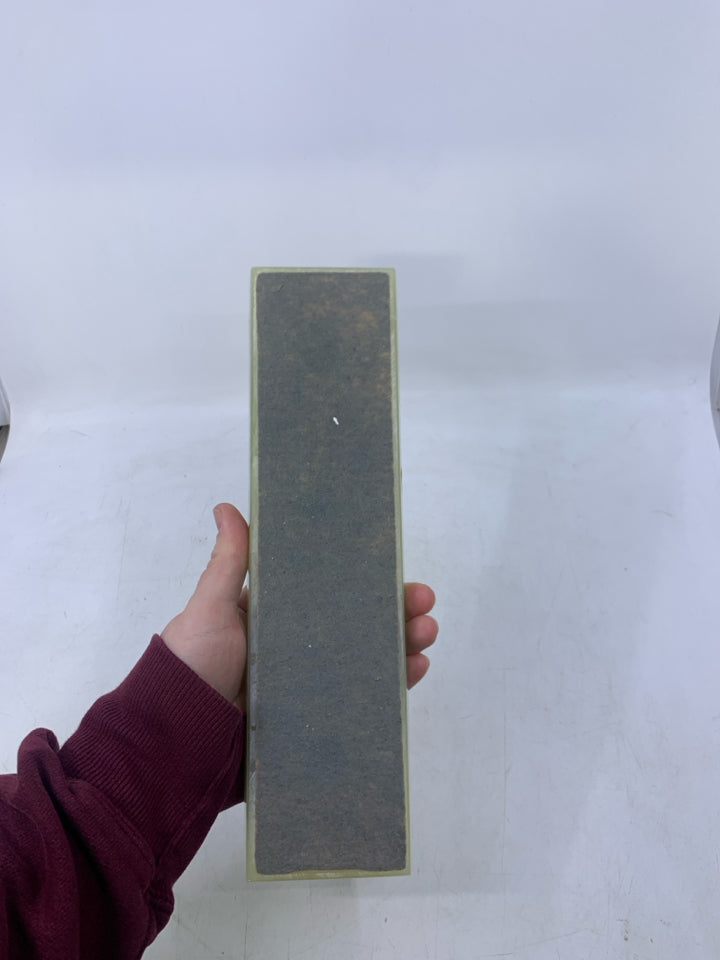 GREEN MARBLE BASE W/ 2 PEN HOLDERS.