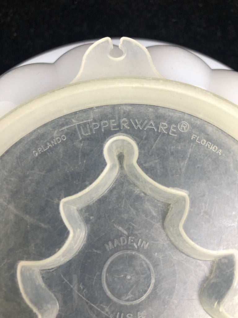 VTG TUPPERWARE JELLO MOLD.