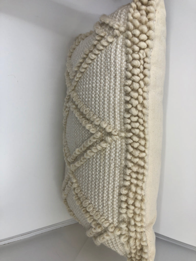 WHITE BEADED PATTERN RECTANGLE PILLOW.