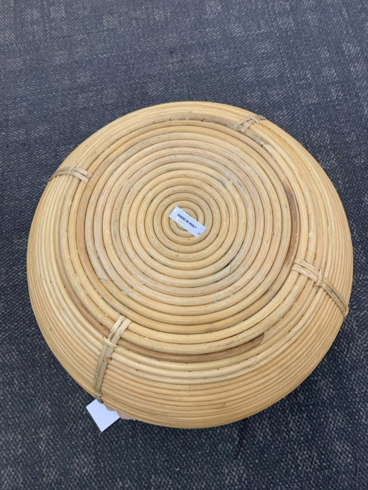 ROUND BAMBOO BASKET.
