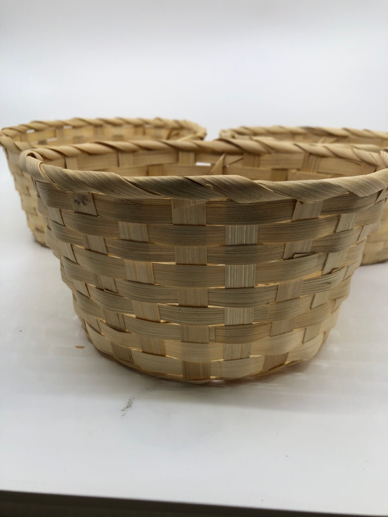 3 SMALL BASKETS.