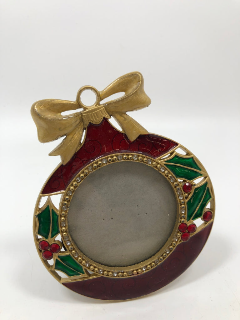 CHRISTMAS ORNAMENT PICTURE FRAME.