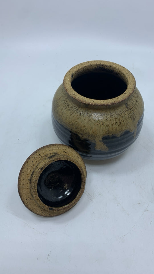 DRK BROWN GLAZED JAR W/DRIP BROWN DRIP GLAZE+LID.
