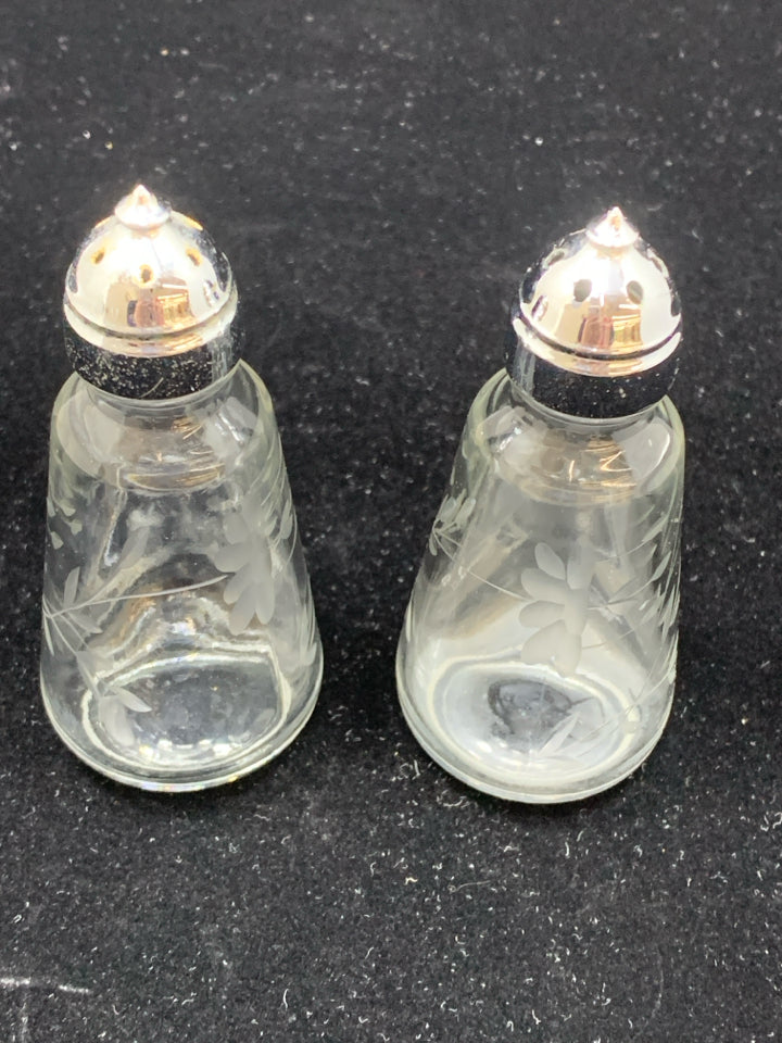 FROSTED FLOWER ETCHED GLASS SALT AND PEPPER SHAKERS.
