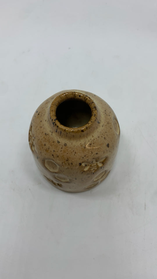BEE/HONEYCOMB GLAZED BUD VASE.