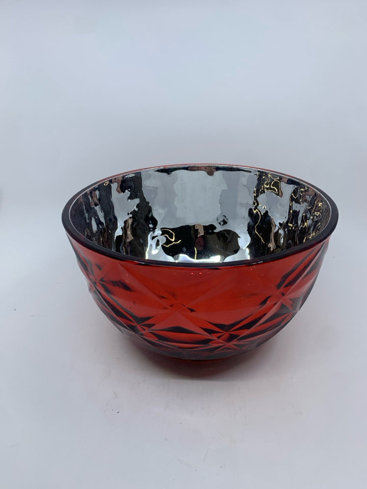 RED/SILVER CENTERPIECE BOWL.