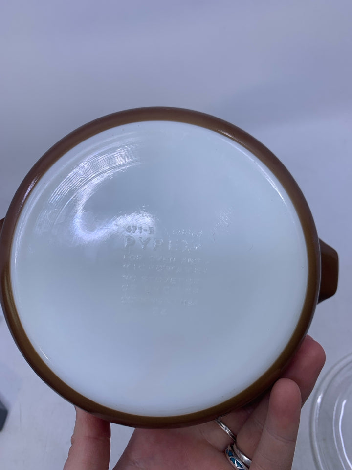 VTG WOODLAND BROWN SMALL CASSEROLE DISH W/ LID.