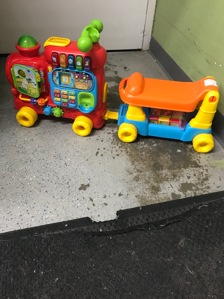 VTech 4-in-1 Learning Letters train