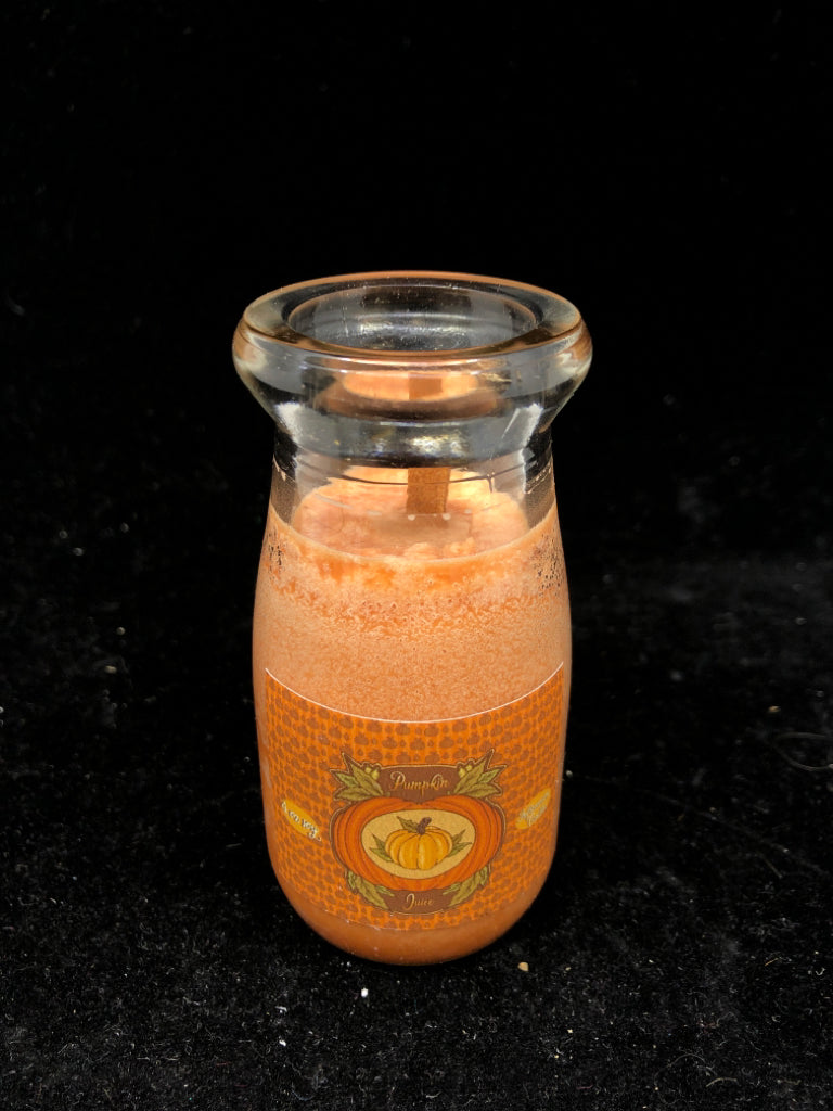 SMALL PUMPKIN JUICE CANDLE.