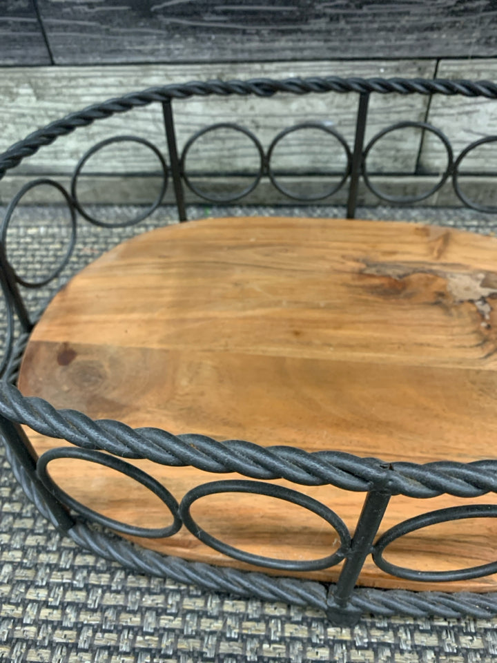 2 TIER METAL BASKET W/ WOOD BOTTOM.
