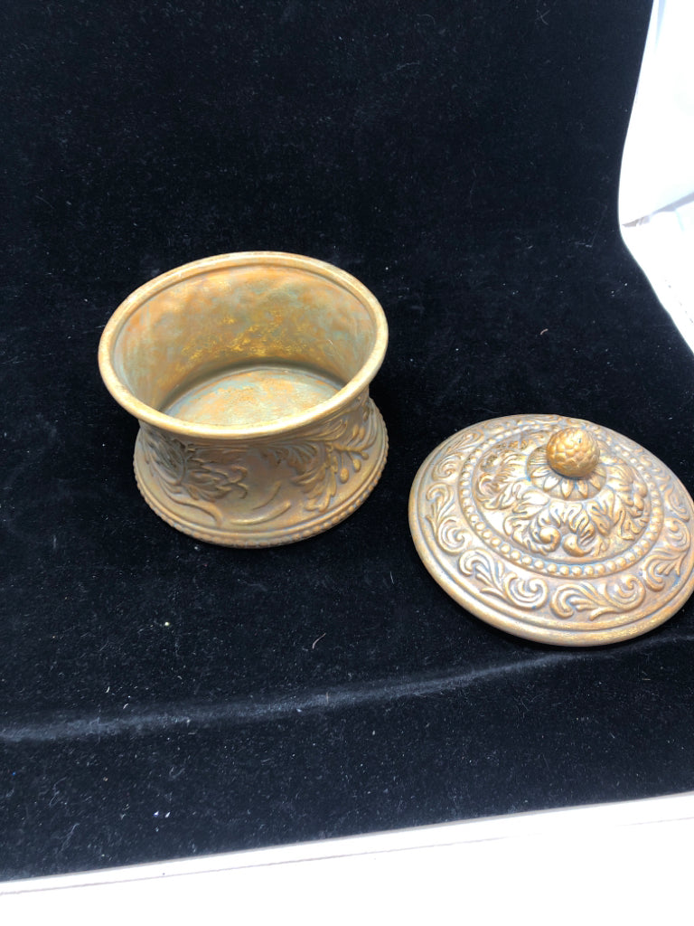 ROUND GOLD FLORAL KEEPSAKE BOX W/ LID.