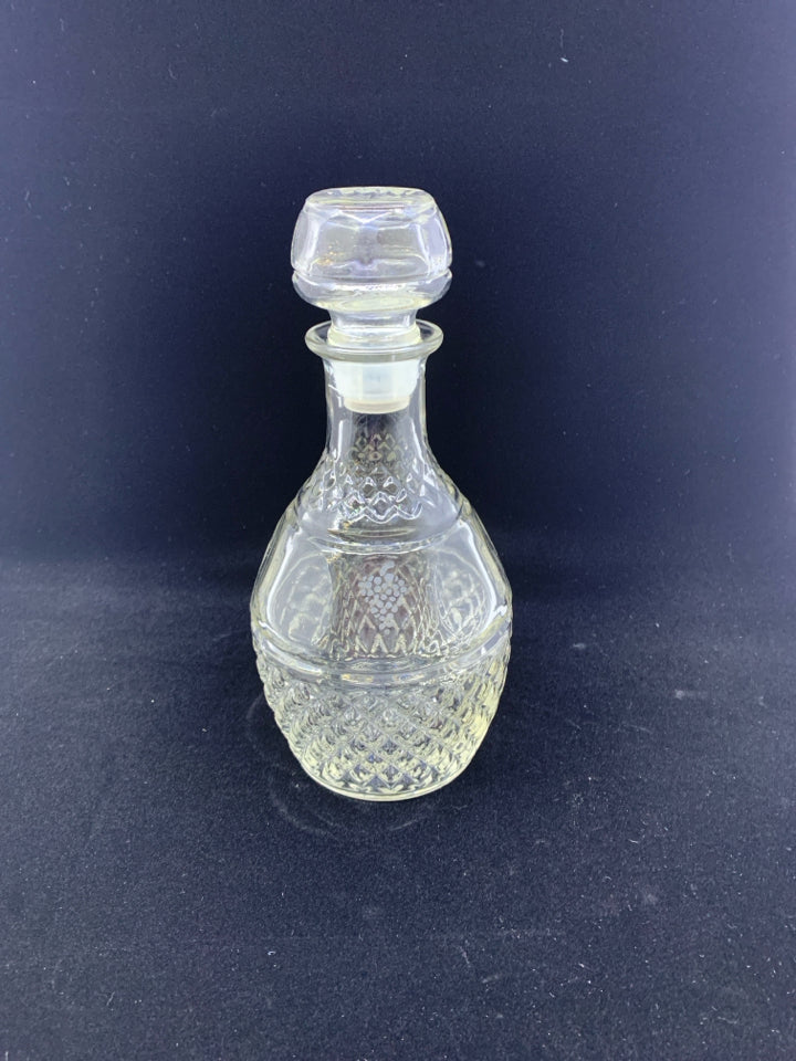 GLASS DECANTER W ETCHED CROWN.