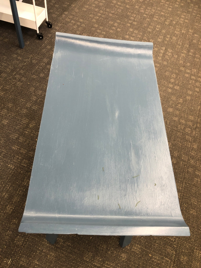 CURVED-TOP 2-TIER COFFEE TABLE BLUE.