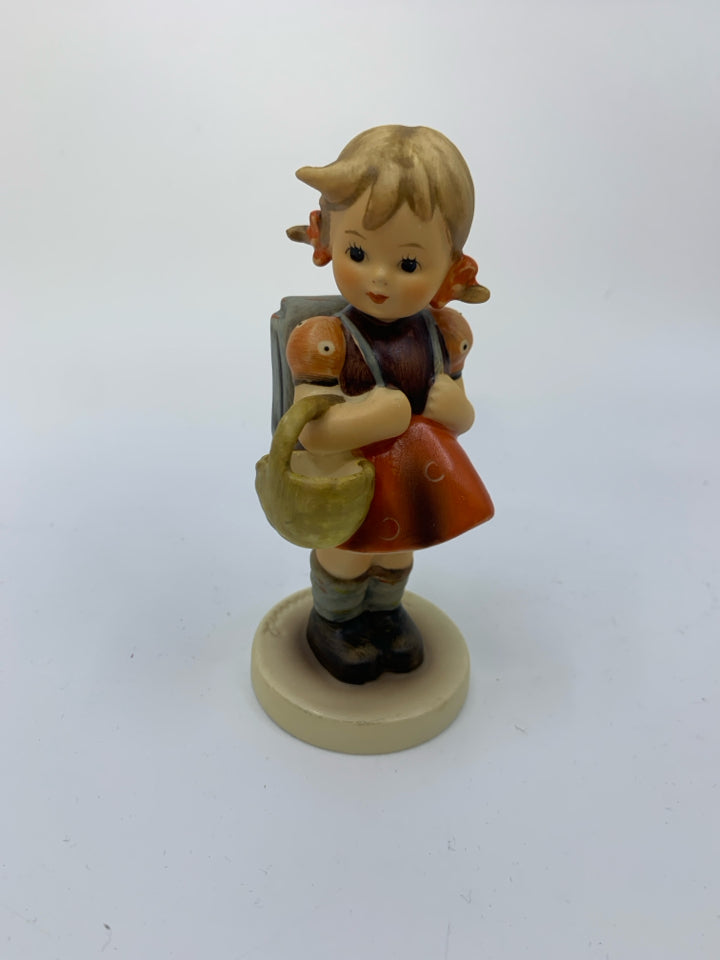 VTG SCHOOL GIRL #81/0 HUMMEL.