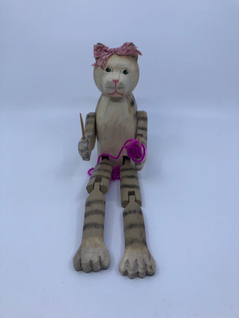 VTG SHELF SITTING KNITTING CAT.