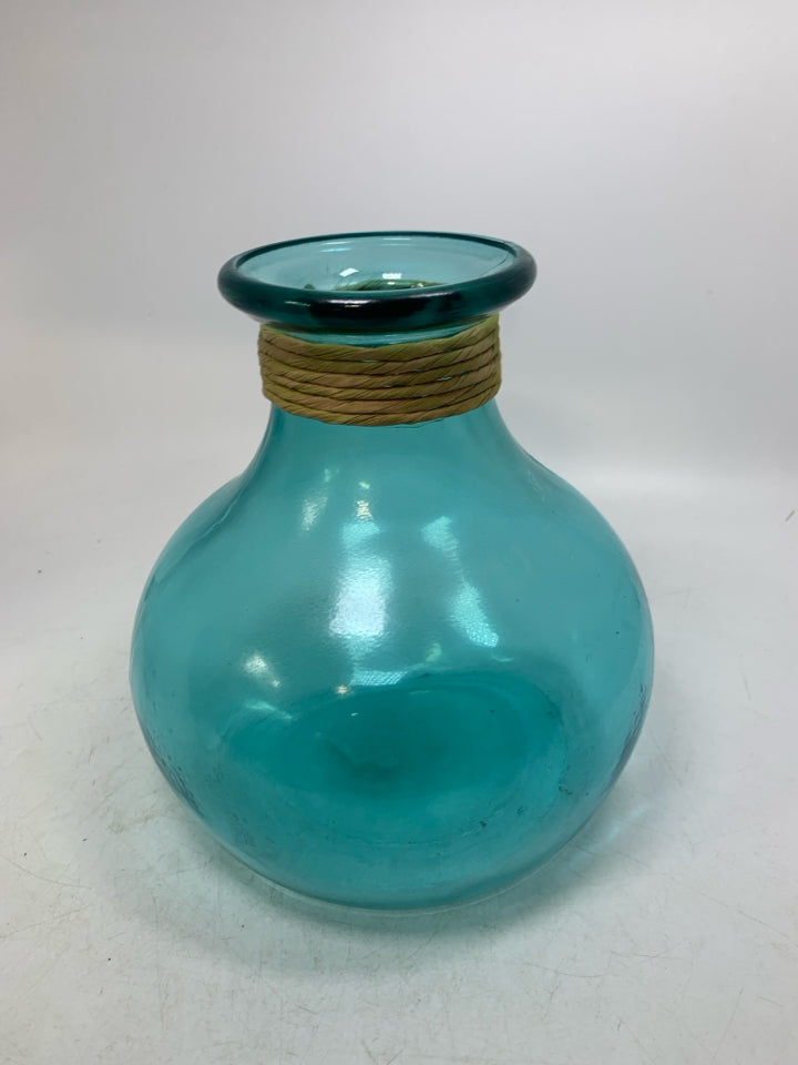 CIRCLE VASE W/ SHORT NECK TWINE WRAPPED.