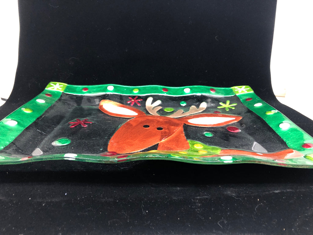 REINDEER PRESSED GLASS SERVING PLATE.