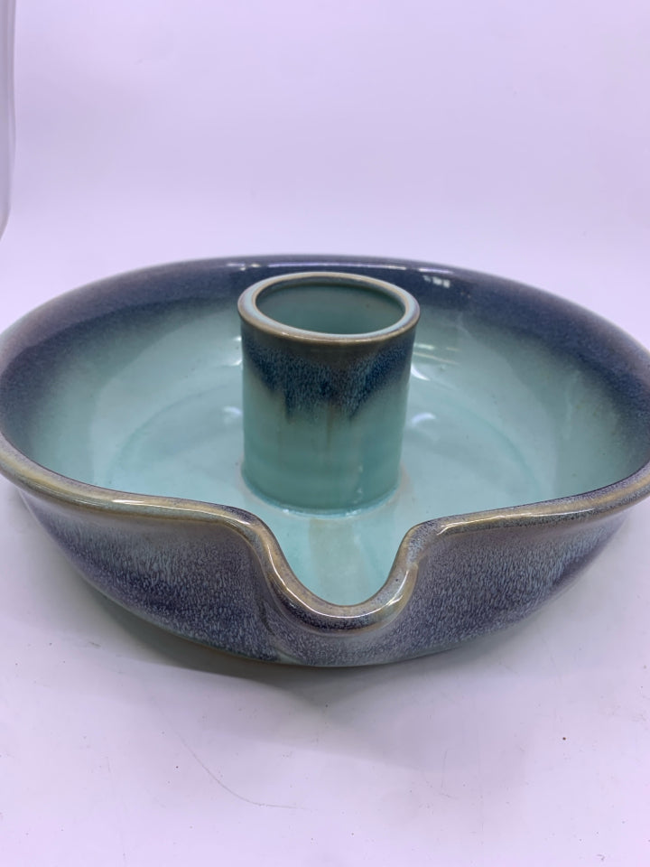 TEAL W BLUE RIM POTTERY CHICKEN ROASTER.