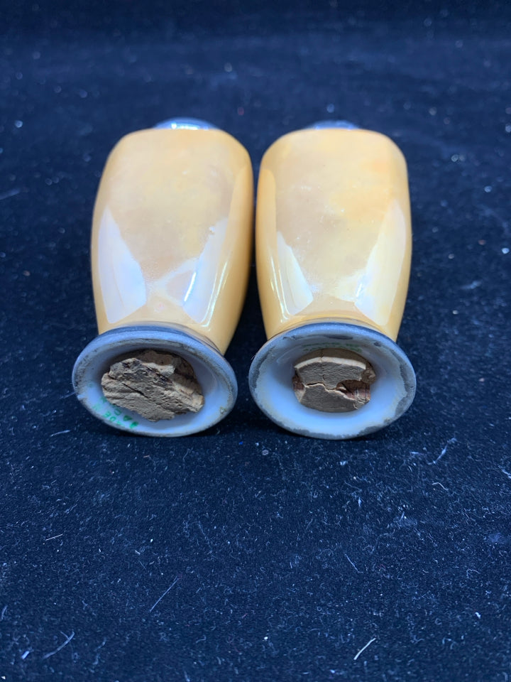 VTG ORANGE IRIDESCENT SALT AND PEPPER SHAKERS.