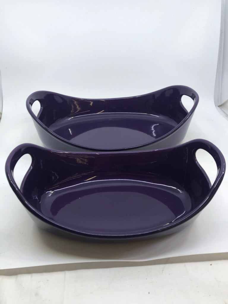 2 NESTING BAKING DISHES W HANDLE.