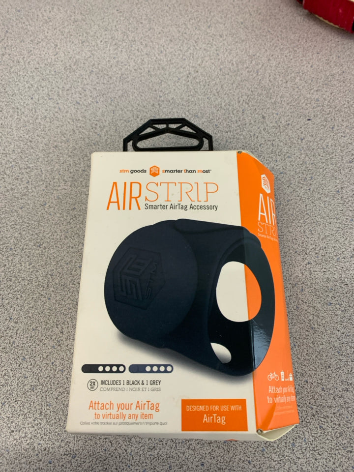 AIRSTRIP AIRTAG ACCESSORY.