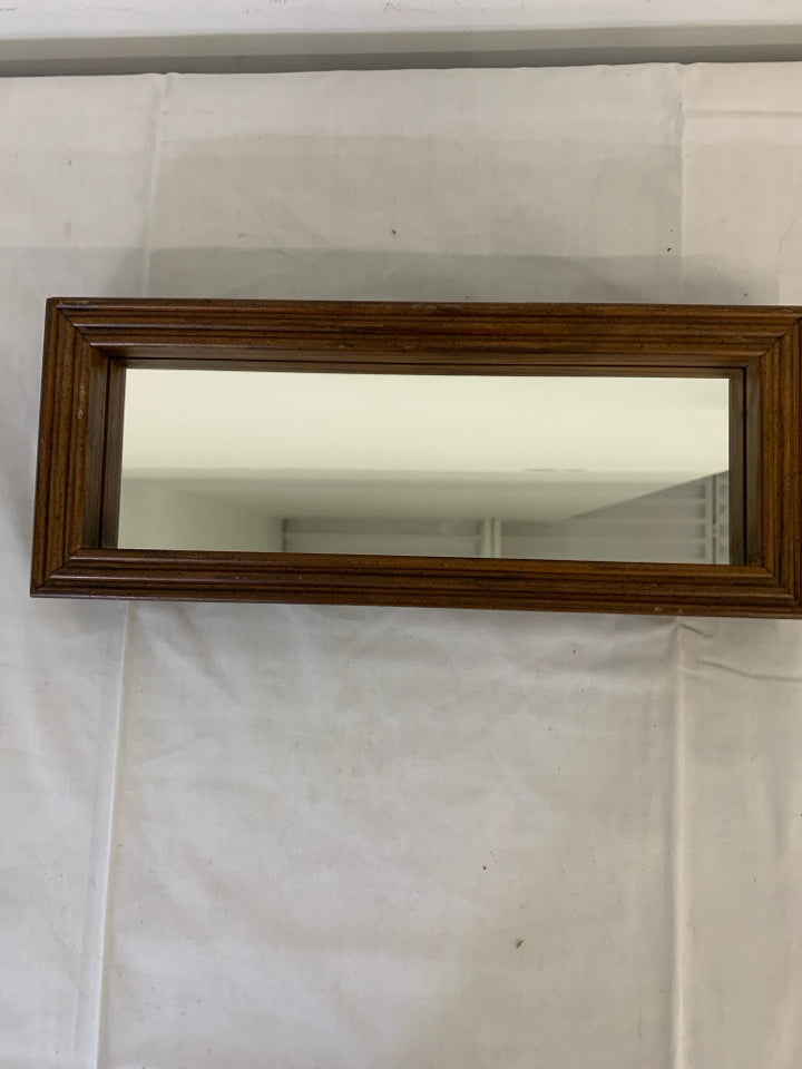 RECTANGLE DARK WOOD MIRROR.