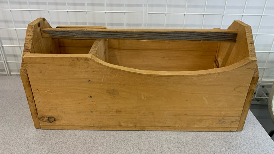VTG UNFINISHED WOODEN TOOL BOX.