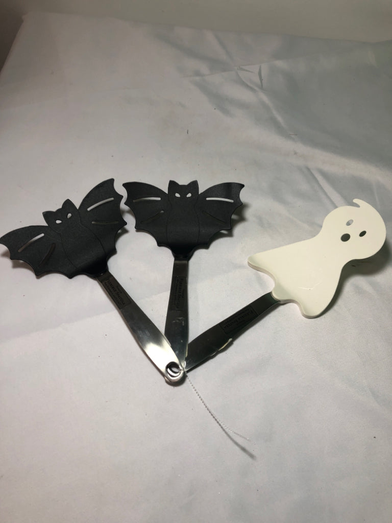 3PC GHOST BATS NON-STICK SPATULA SET.