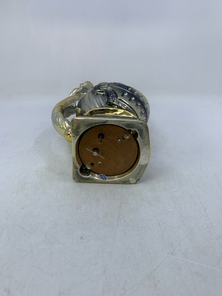 METALLIC KNIGHT HEAD MUSIC DECANTER.