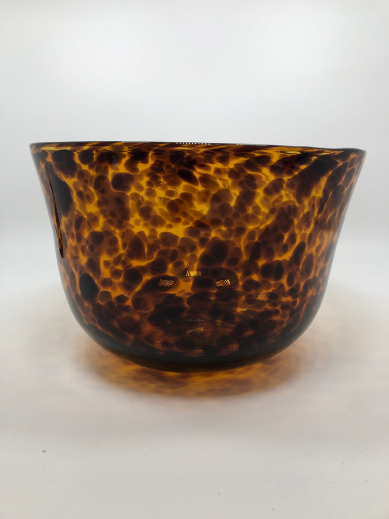 BLACK/BROWN GLASS BOWL.