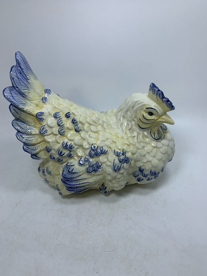CERAMIC LARGE LAYING HEN W/ BLUE DETAILS.