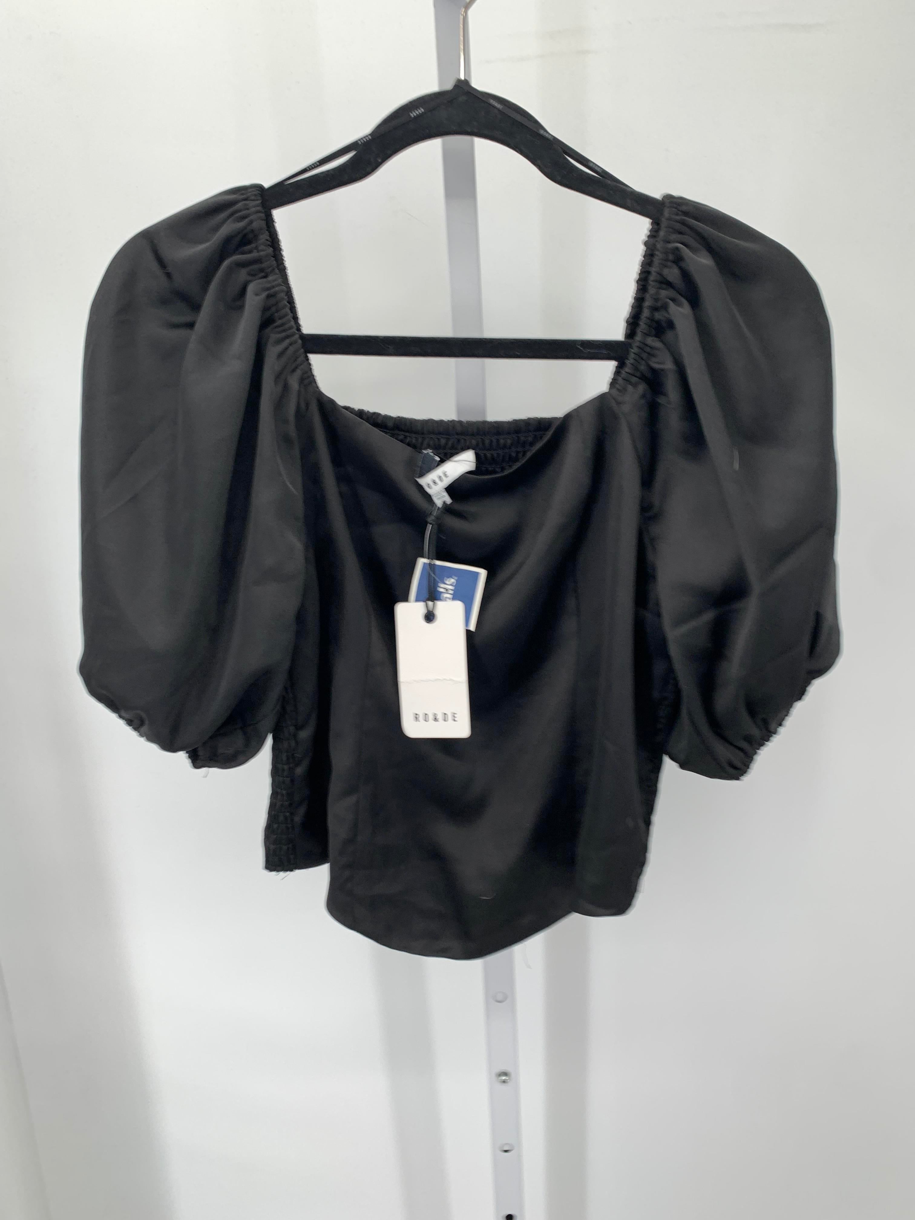 Size Medium Juniors Short Sleeve Shirt