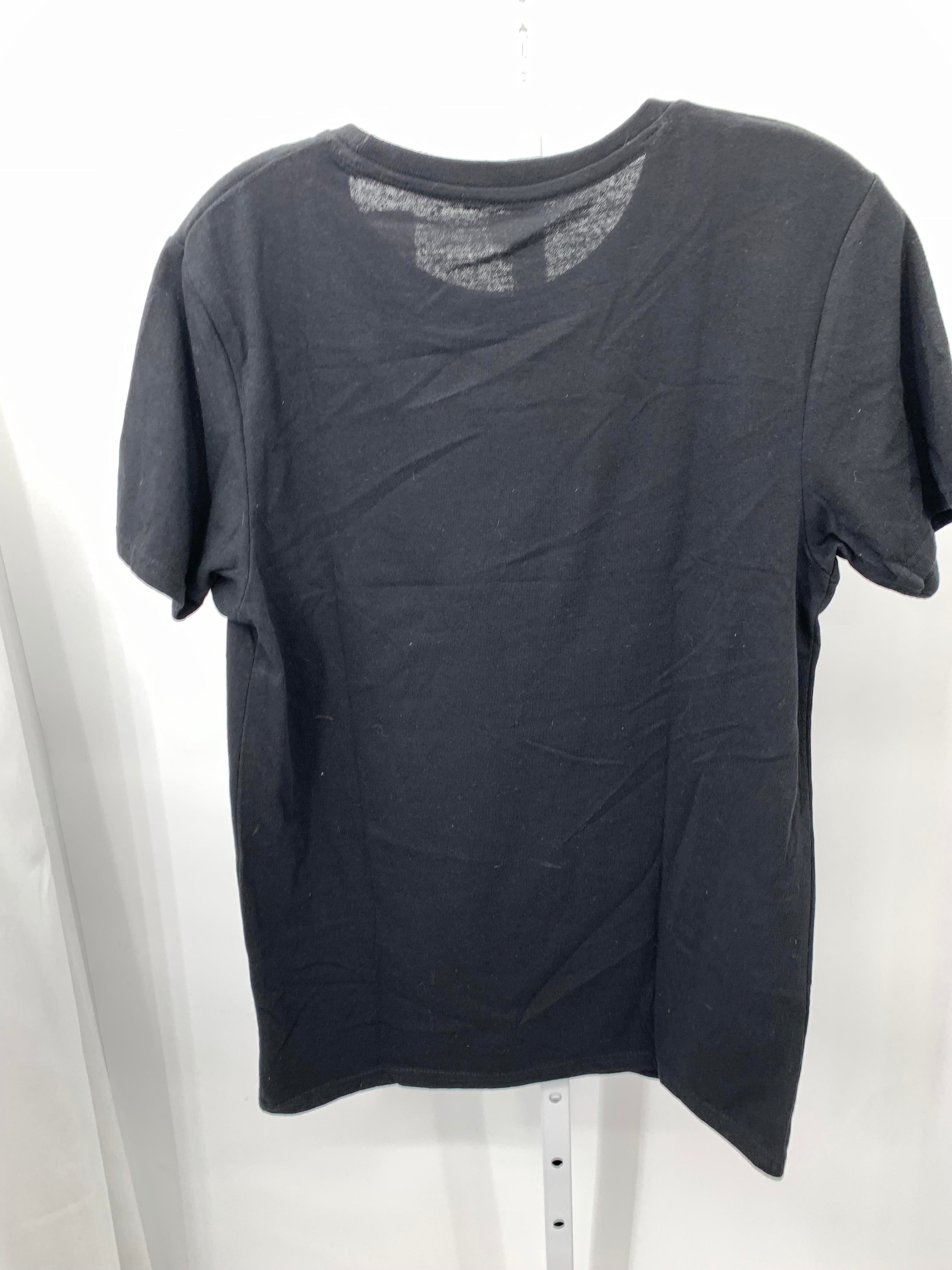 NEW GRAPHIC KNIT TEE.