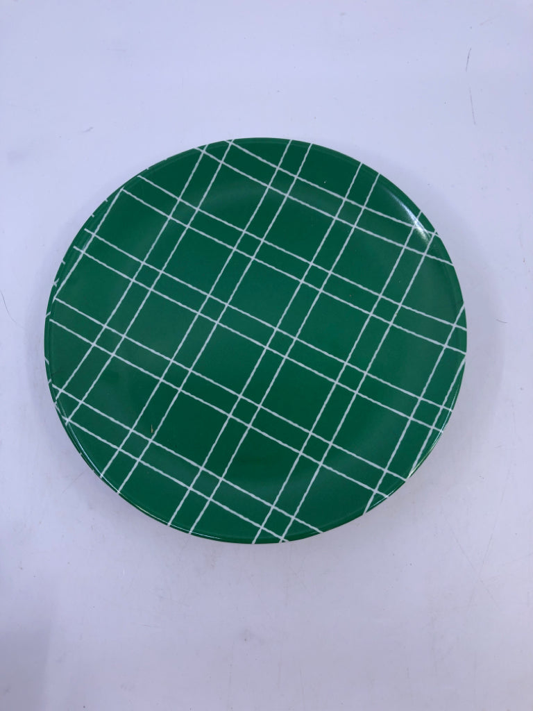 6 MELAMINE GREEN/PLAID SALAD PLATES.