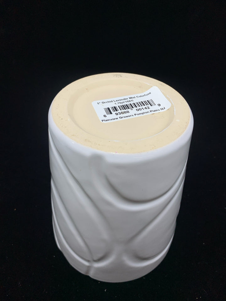 WHITE CIRCLES EMBOSSED CERAMIC PLANTER.
