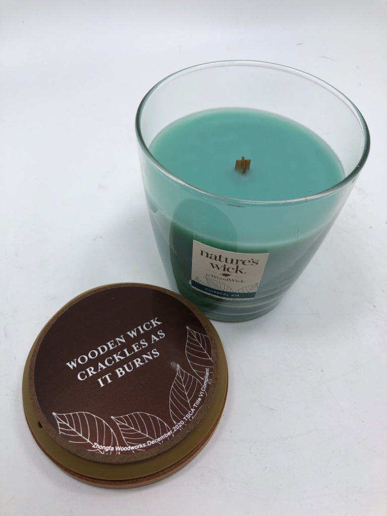 COASTAL AIR WOOD WICK CANDLE.
